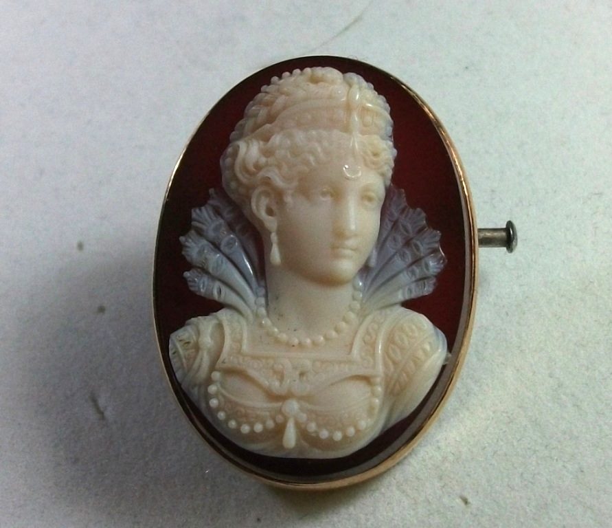 Outstanding Hard Stone Cameo Brooch of a Princess