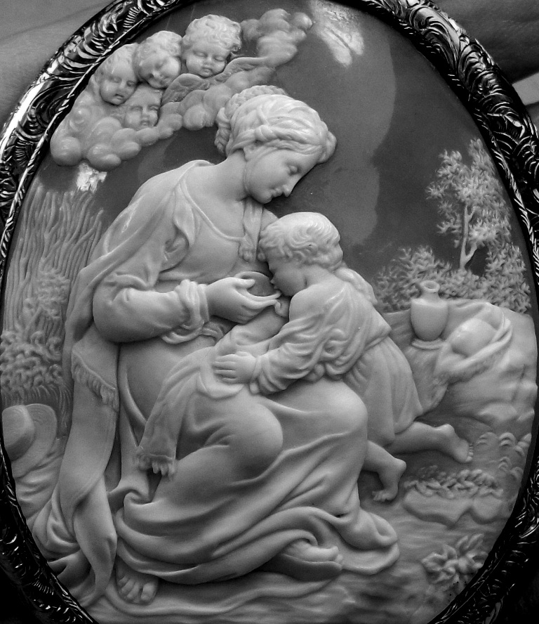 Rarest Cameo Scene of a Mother's Love