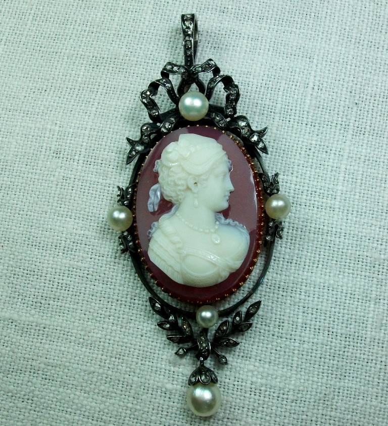 Gorgeous Hard Stone Cameo of a Victorian Lady